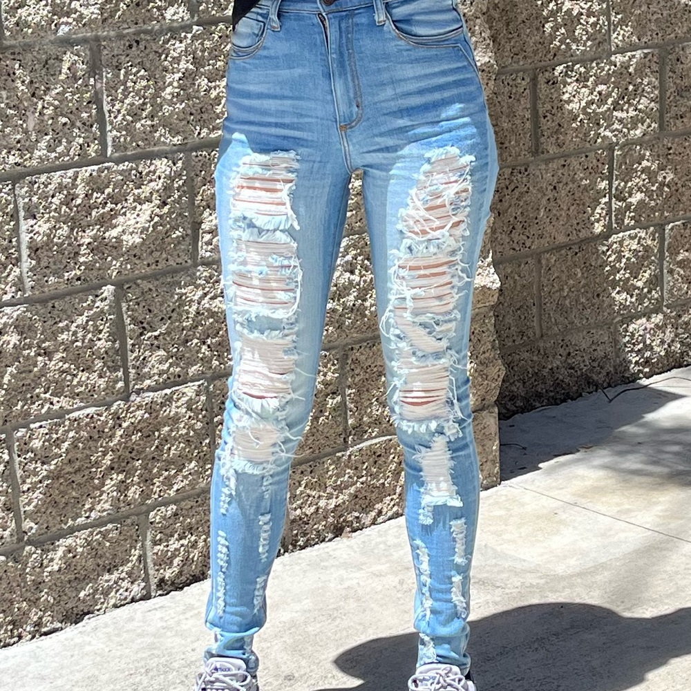 💎DISTRESSED JEANS💎